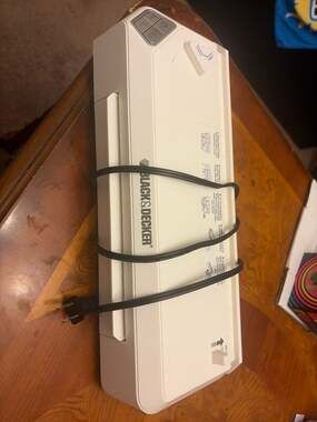 Black & Decker 9.5 Inch Fast Heat Thermal Laminator with Built-in Corner Punch